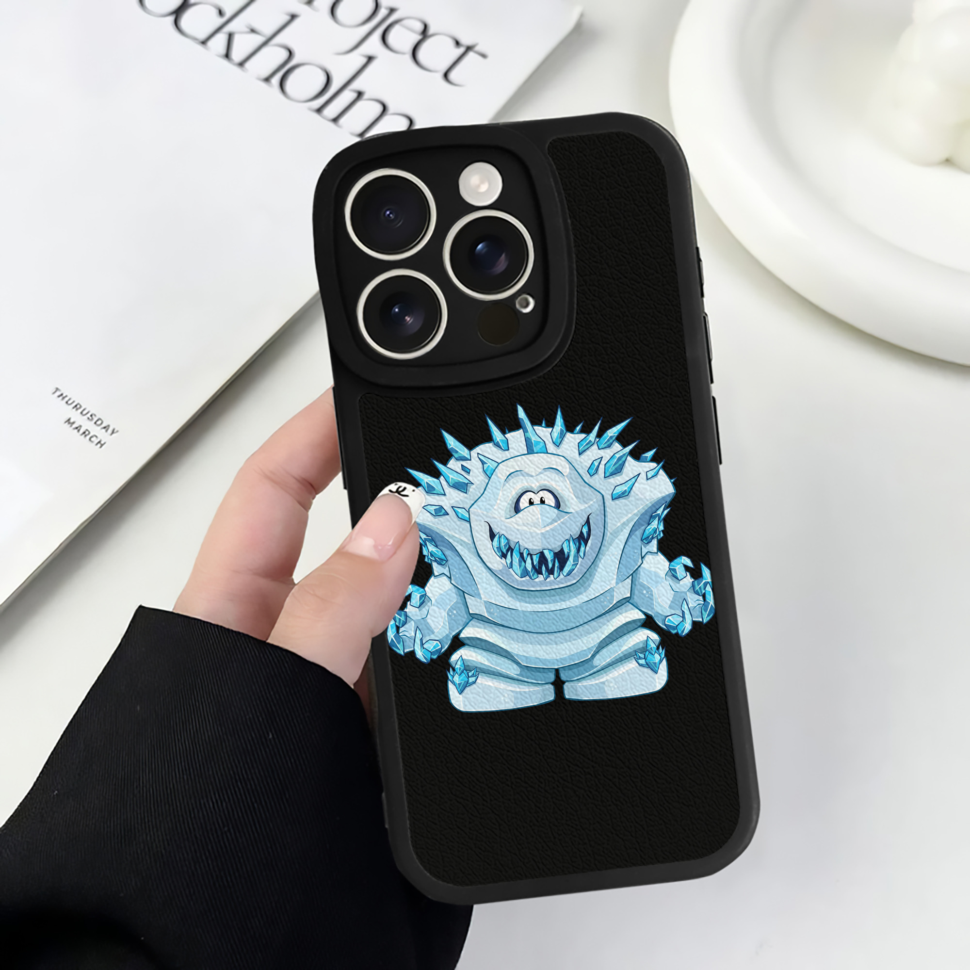 （画像用） アナと雪の女王 アンナ エルサ Frozen Anna Elsa 【iPhone 16シリーズ対応】シリコンスマホケース（レザー調） 材質：シリコン